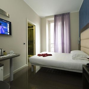 Kleine Kamer met een King Size Bed